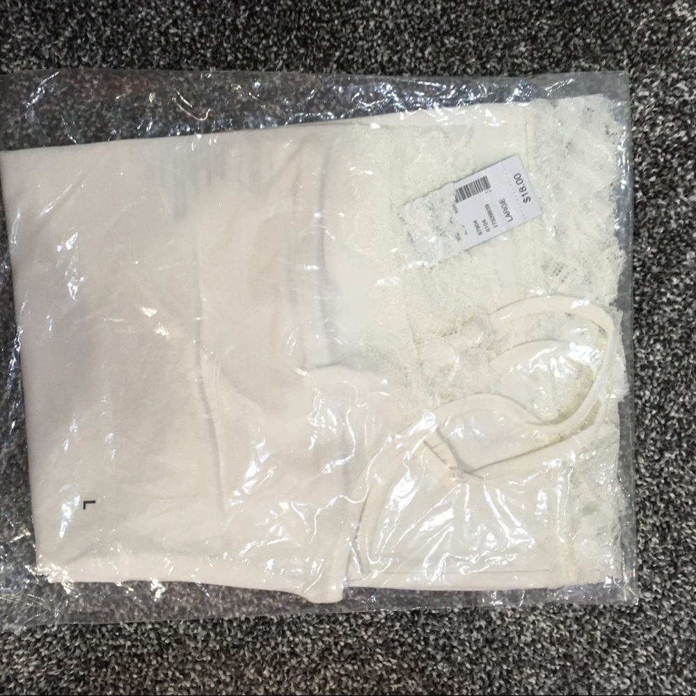 NWT Maurices Cream Lace Cami - size Large
